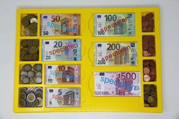 Euro-Geldkassette, 130 Scheine + 160 Münzen